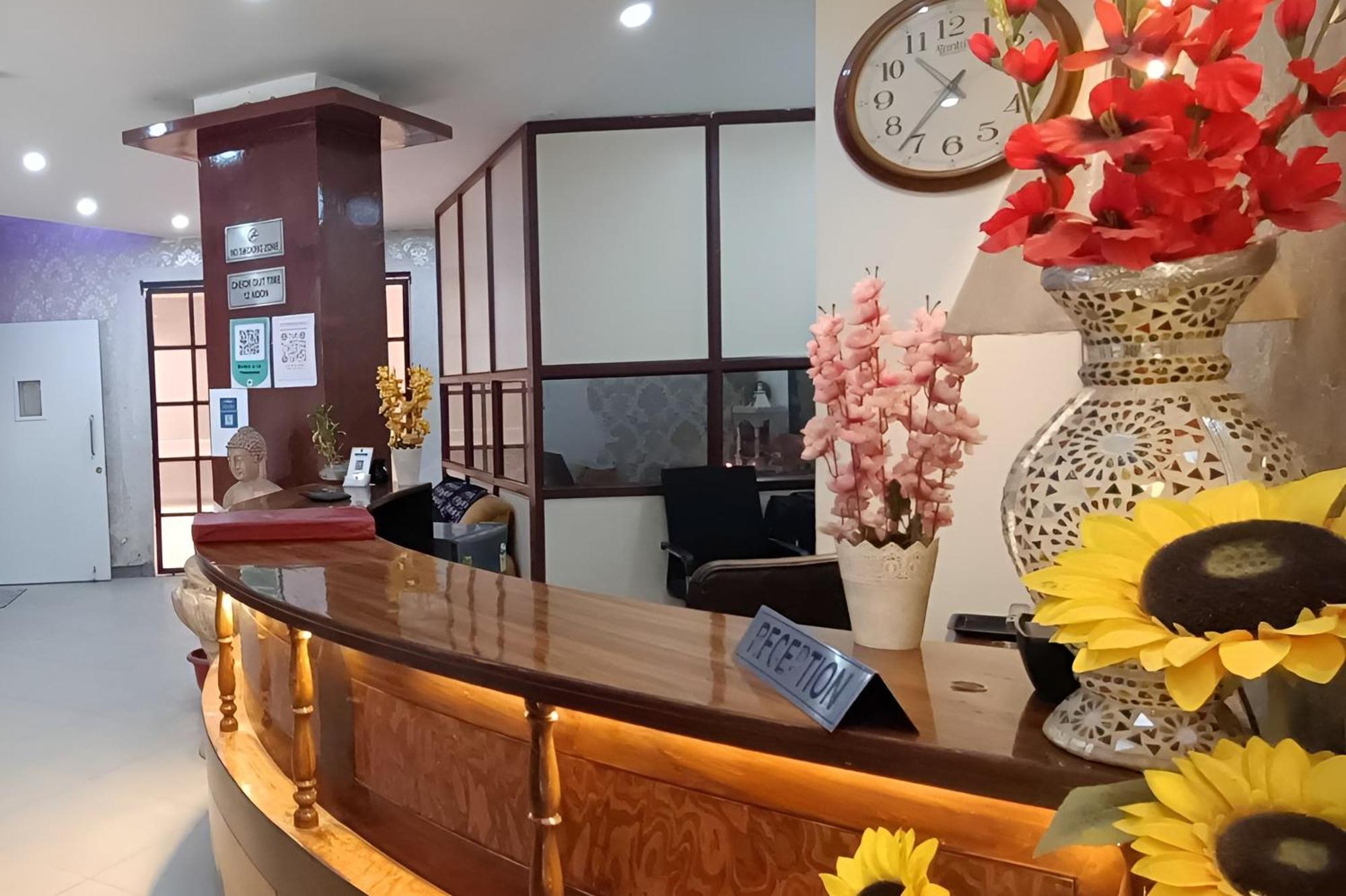 Hotel Global Inn By Quality Inn Нью-Дели Экстерьер фото